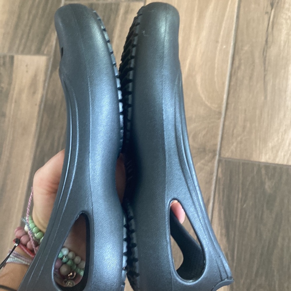 Crocs Kadee black slip-on flats womens 5 - Picture 8 of 9